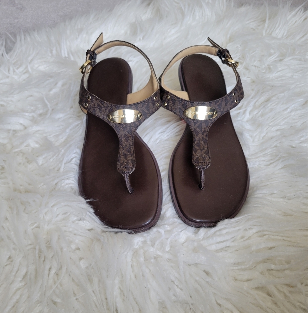 Michael Kors Mk Plate Thong Sandals - Picture 3 of 11